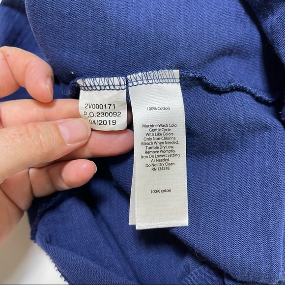 Vineyard Vines Navy Blue Hooded Long Sleeve Tee Size Small Red Whale - Picture 6 of 7